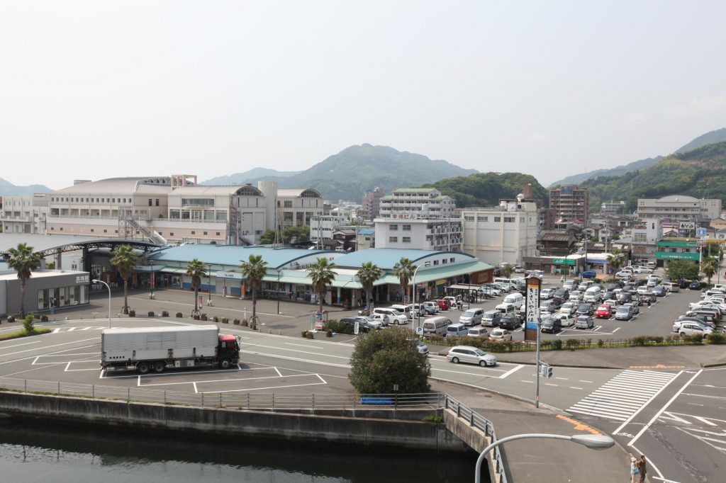【紙クーポン交換所】道の駅 みなとオアシスうわじま きさいや広場